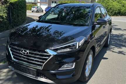 Hyundai TUCSON 164.000 km 14.999 &euro; Paderborn 33100
