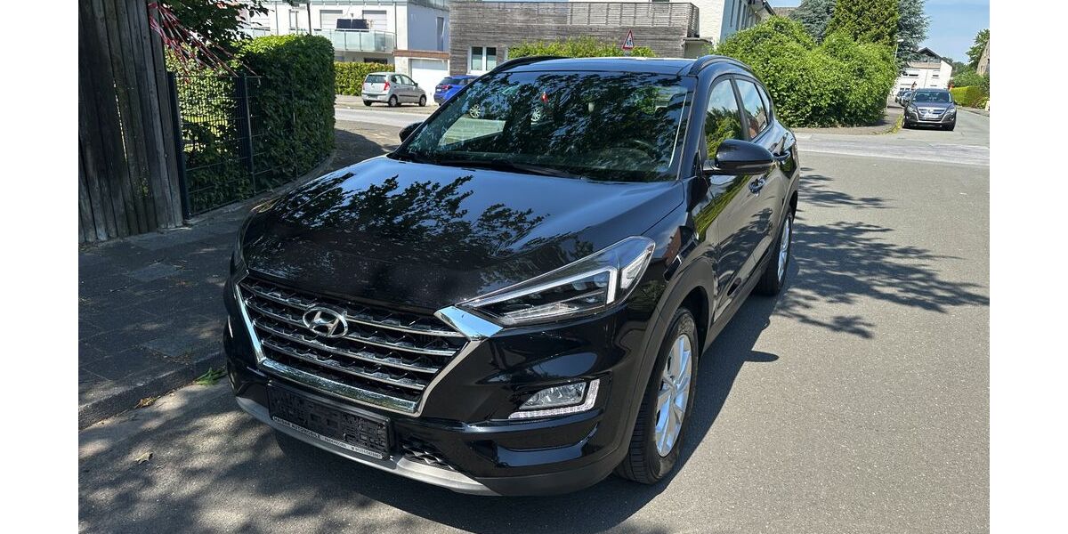 Hyundai TUCSON 164.000 km 14.999 &euro; Paderborn 33100