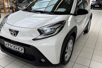 Toyota Aygo (X) 20.000 km 14.490 &euro; Paderborn 33104