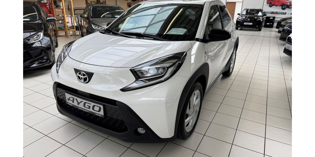 Toyota Aygo (X) 20.000 km 14.490 &euro; Paderborn 33104