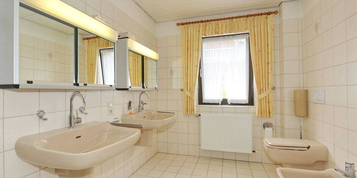 Mehrfamilienhaus, Wohnhaus Büren / Siddinghausen Siddinghausen - 3 Zimmer, 264 m&sup2;, 395.000&euro; | Angebot:26732482
