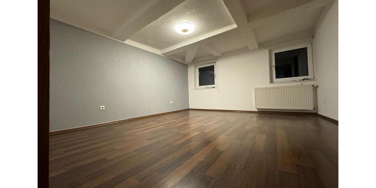 Einfamilienhaus Warstein - 8 Zimmer, 150 m&sup2;, 950&euro; | Angebot:25982315