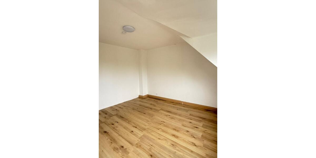 Dachgeschoßwohnung Lippstadt - 3 Zimmer, 72 m&sup2;, 700&euro; | Angebot:26568379
