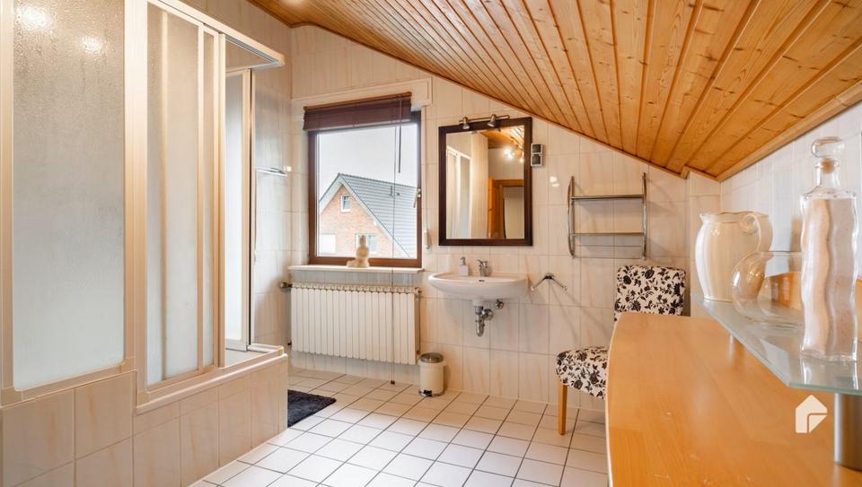 Einfamilienhaus Lippstadt Garfeln - 6 Zimmer, 200 m&sup2;, 390.000&euro; | Angebot:25961797