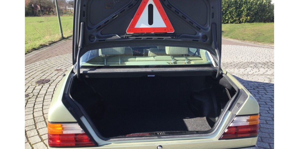 Mercedes-Benz E 230 69.800 km 10.800 &euro; Paderborn 33104