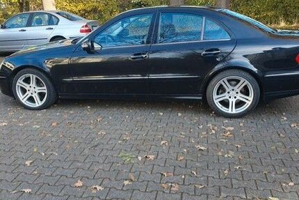 Mercedes-Benz E 320 280.000 km 5.800 &euro; Paderborn 33102