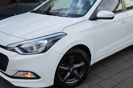 Hyundai i20 68.200 km 7.650 &euro; Paderborn 33102