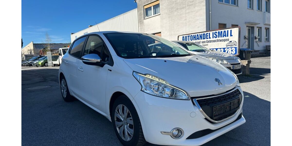 Peugeot 208 124.000 km 3.950 &euro; Soest 59494