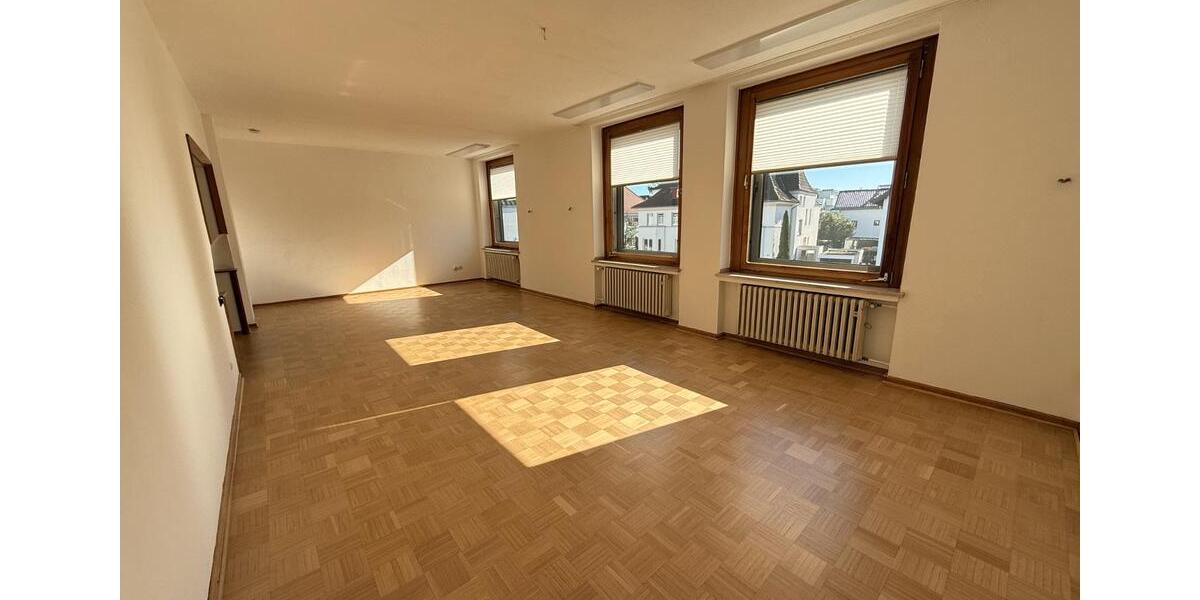 Etagenwohnung Paderborn - 2.5 Zimmer, 140 m&sup2;, 1.190&euro; | Angebot:26007301
