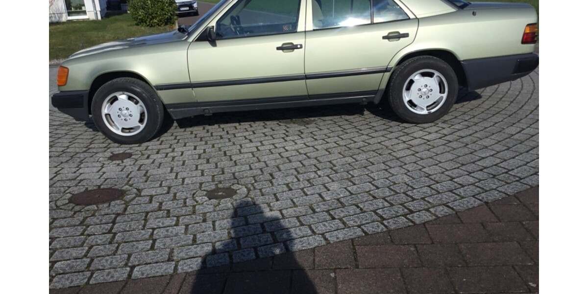 Mercedes-Benz E 230 69.800 km 10.800 &euro; Paderborn 33104