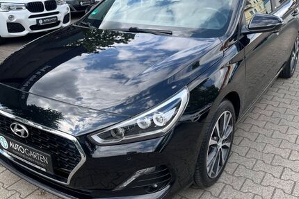 Hyundai i30 157.000 km 10.850 &euro; Paderborn 33098