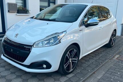Peugeot 208 71.672 km 11.990 &euro; Paderborn 33100
