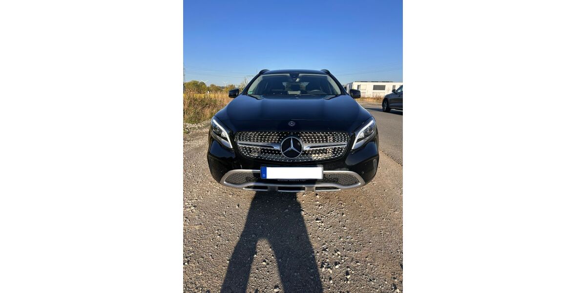 Mercedes-Benz GLA 220 106.000 km 19.300 &euro; Paderborn 33106