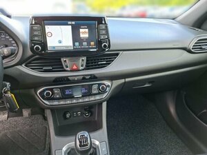 Hyundai i30 Passion + Navi AHK LED Apple CarPlay Android A 61.209 km 13.780 &euro; Bad Wünnenberg 33181