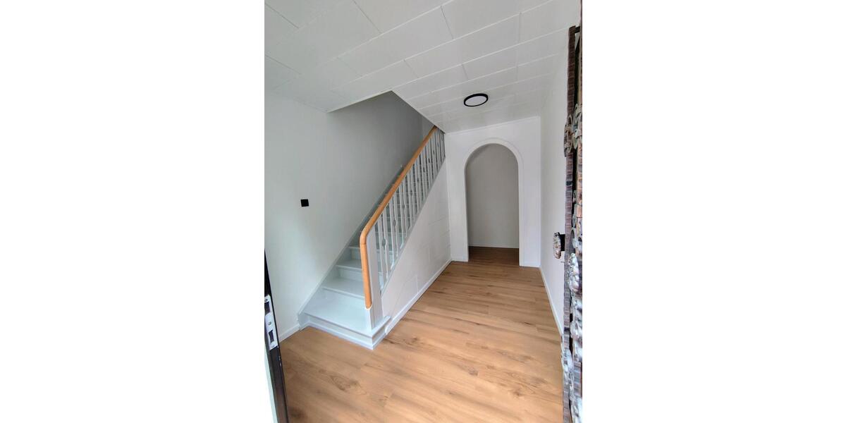 Dachgeschoßwohnung Erwitte - 4 Zimmer, 90 m&sup2;, 939&euro; | Angebot:26701737