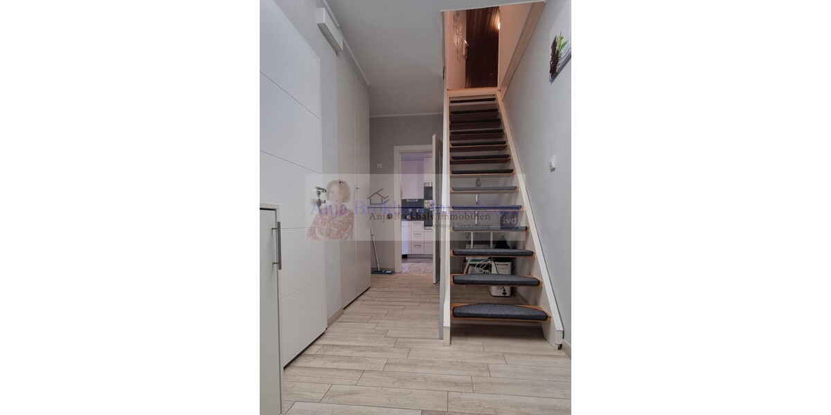 Ebenerdig, umfangreich modernisiert, TOP gepflegt, 2 Garagen - provisionsfrei für Käufer - Einfamilienhaus Rheda-Wiedenbrück Wiedenbrück | Angebot:26102822