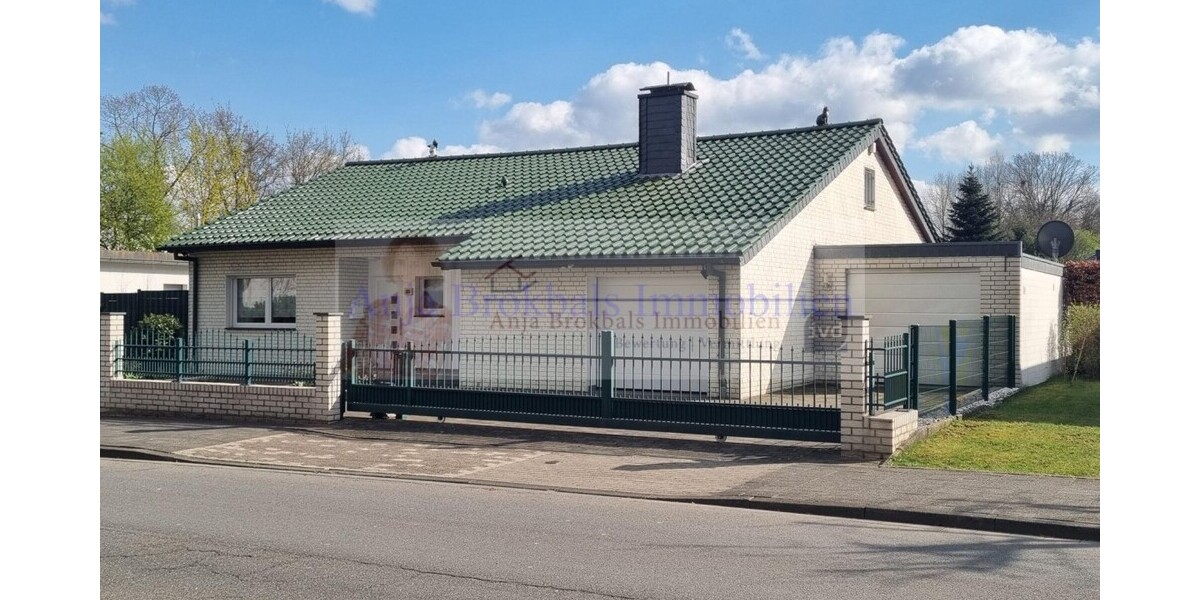 Ebenerdig, umfangreich modernisiert, TOP gepflegt, 2 Garagen - provisionsfrei für Käufer - Einfamilienhaus Rheda-Wiedenbrück Wiedenbrück | Angebot:26102822