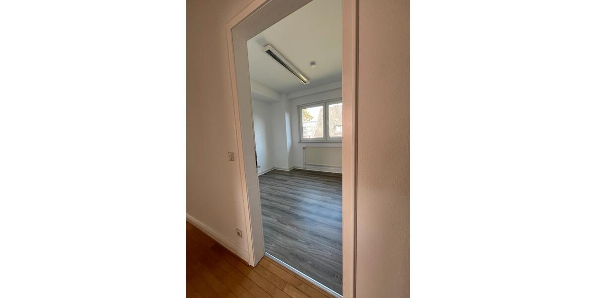 Gewerbeobjekt Gütersloh Kattenstroth - 700&euro; | Angebot:25831019