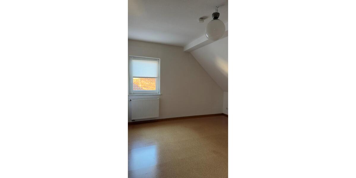 Dachgeschoßwohnung Gütersloh Kattenstroth - 4 Zimmer, 120 m&sup2;, 900&euro; | Angebot:25417285