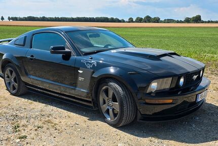 Ford Mustang 208.060 km 8.850 &euro; Paderborn 33100