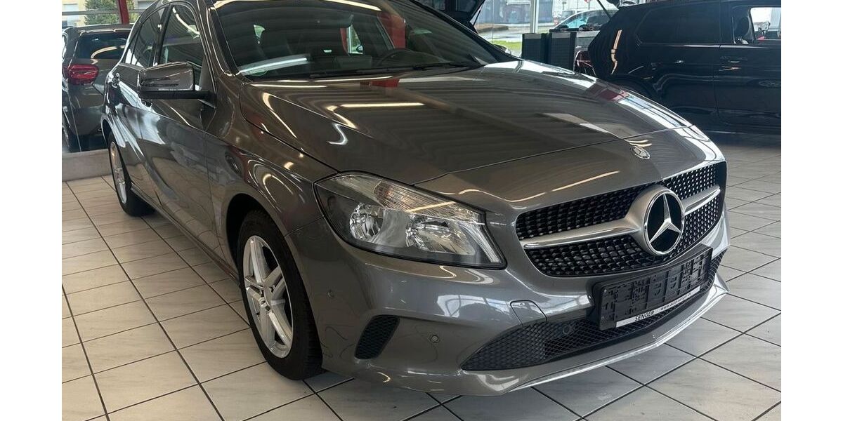 Mercedes-Benz A 200 127.300 km 14.999 &euro; Paderborn 33100