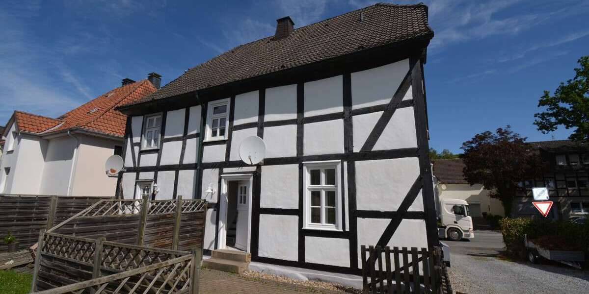 Einfamilienhaus Warstein - 8 Zimmer, 200 m&sup2;, 279.000&euro; | Angebot:16766400