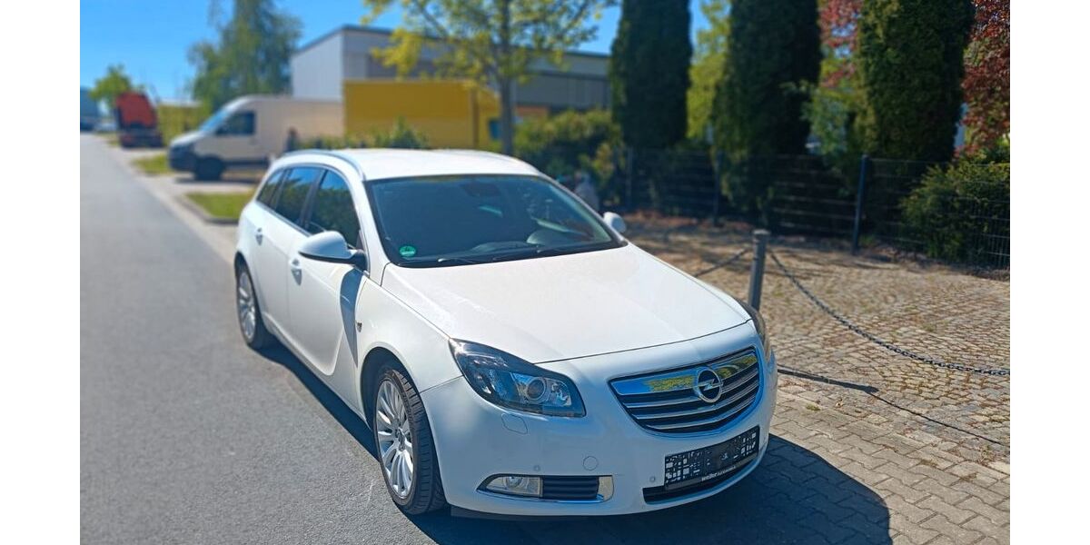 Opel Insignia 98.000 km 6.900 &euro; Salzkotten 33154