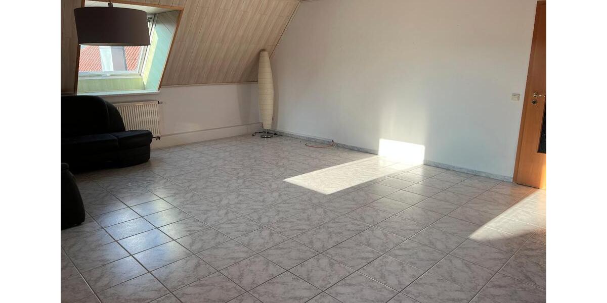 Dachgeschoßwohnung Geseke - 6 Zimmer, 180 m&sup2;, 890&euro; | Angebot:26461476