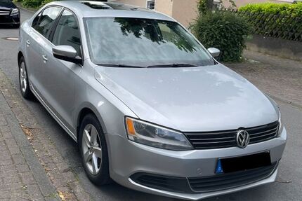 VW Jetta 60.000 km 7.800 &euro; Gütersloh 33330