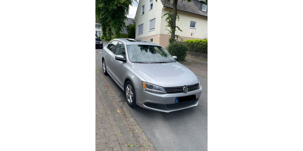 VW Jetta 60.000 km 7.800 &euro; Gütersloh 33330