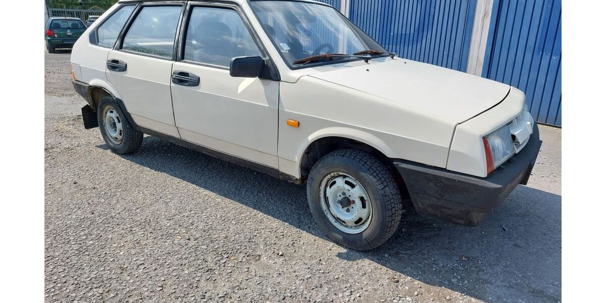 Lada Andere 30.000 km 950 &euro; Soest 59494
