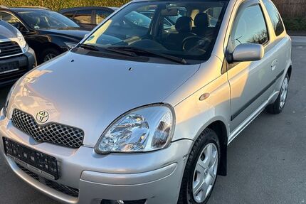 Toyota Yaris 228.000 km 2.999 &euro; Paderborn 33100