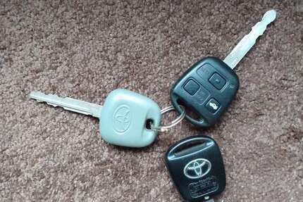 Toyota Avensis 285.000 km 3.300 &euro; Gütersloh, Stadt 33330