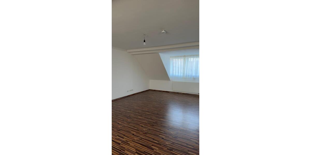 Dachgeschoßwohnung Gütersloh Kattenstroth - 3.5 Zimmer, 120 m&sup2;, 900&euro; | Angebot:26532521