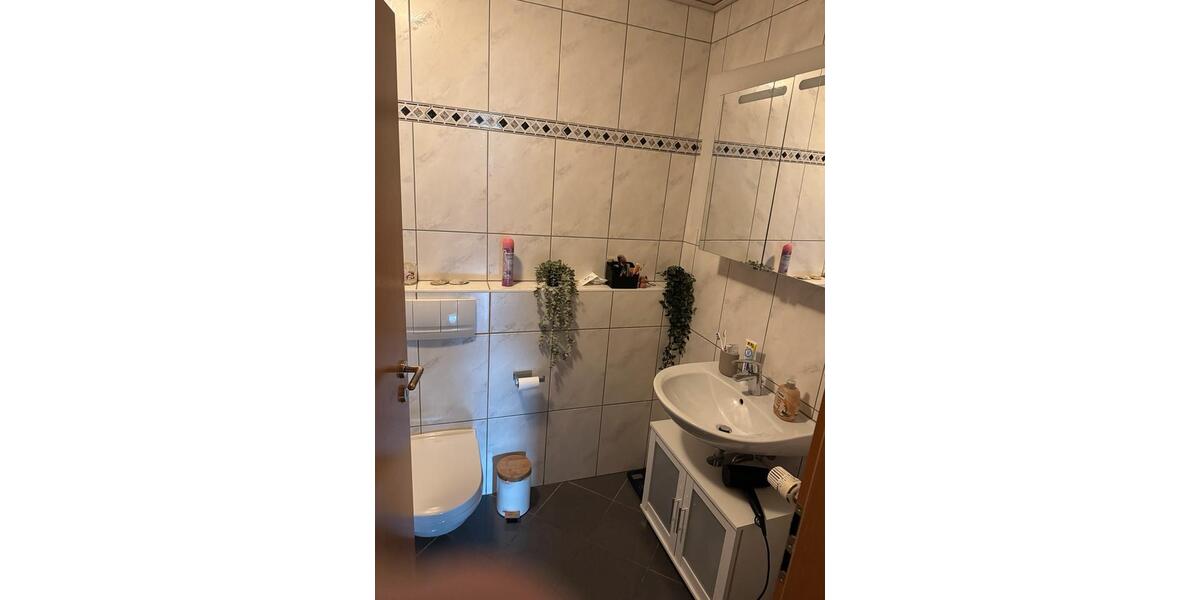 Dachgeschoßwohnung Bad Wünnenberg - 4 Zimmer, 100 m&sup2;, 750&euro; | Angebot:26489837