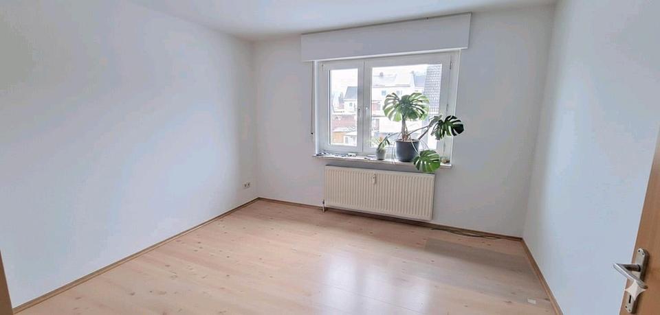 Etagenwohnung Warstein - 4 Zimmer, 90 m&sup2;, 590&euro; | Angebot:25645302