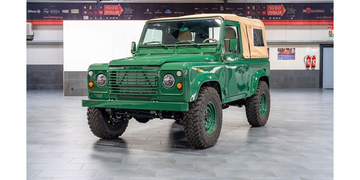 Land Rover Defender 135.053 km 85.000 &euro; Gütersloh 33332