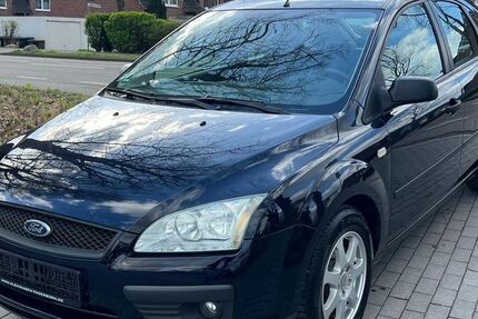Ford Focus 118.902 km 3.490 &euro; Paderborn 33100