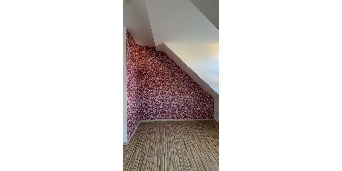 Dachgeschoßwohnung Gütersloh Kattenstroth - 3.5 Zimmer, 120 m&sup2;, 900&euro; | Angebot:26532521