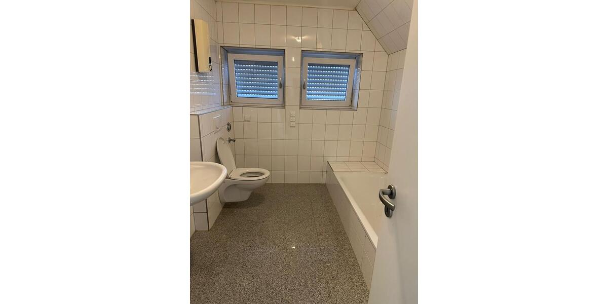 Dachgeschoßwohnung Rheda-Wiedenbrück Wiedenbrück - 4 Zimmer, 144 m&sup2;, 1.400&euro; | Angebot:26702990
