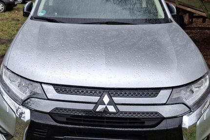 Mitsubishi Plug-in Hybrid Outlander 70.000 km 17.990 &euro; Gütersloh 33334