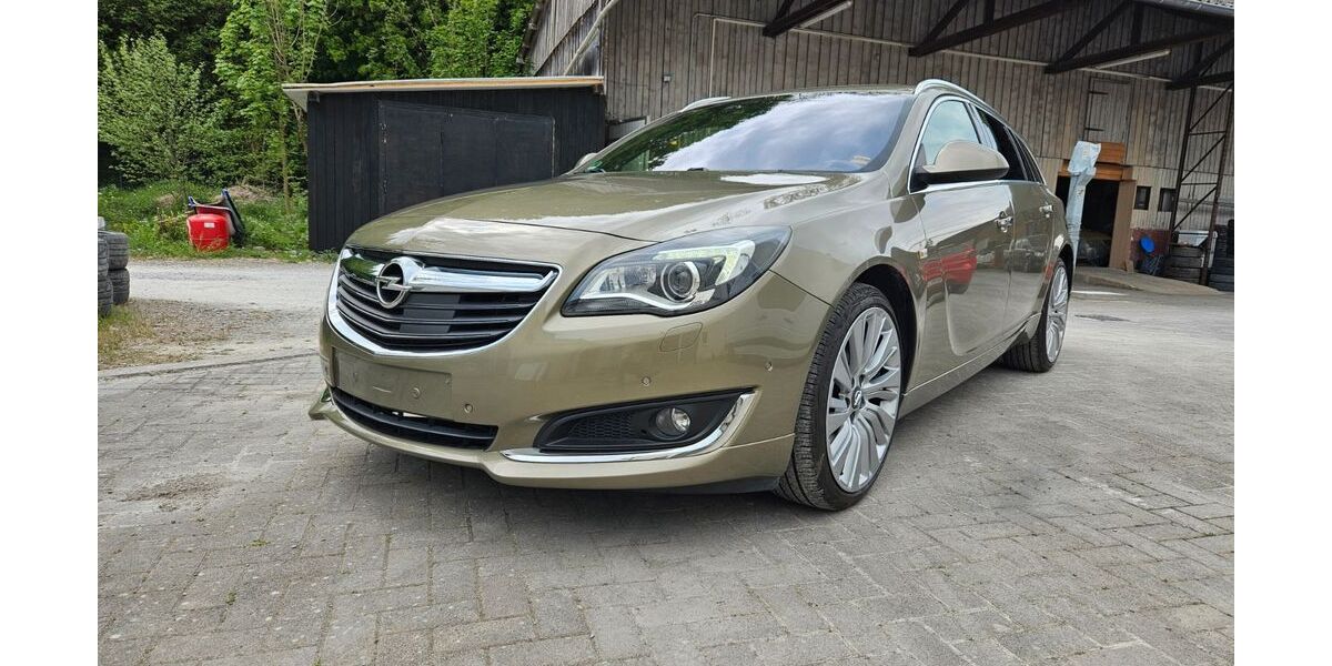 Opel Insignia 146.000 km 9.900 &euro; Paderborn 33102