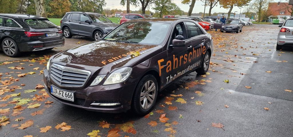 Mercedes-Benz E 200 174.500 km 13.900 &euro; Paderborn 33104