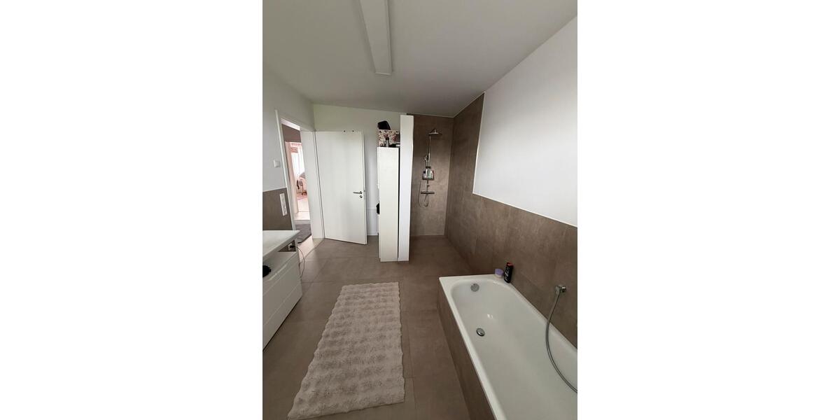 Doppelhaushälfte Rietberg - 4 Zimmer, 126 m&sup2;, 1.600&euro; | Angebot:26030236