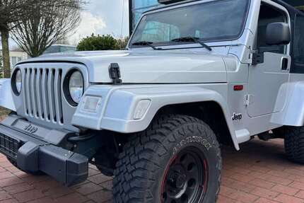 Jeep Wrangler 83.261 km 26.500 &euro; Lippstadt 59557