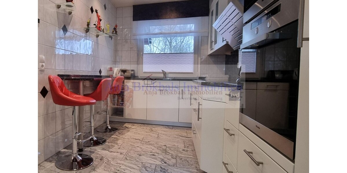 Ebenerdig, umfangreich modernisiert, TOP gepflegt, 2 Garagen - provisionsfrei für Käufer - Einfamilienhaus Rheda-Wiedenbrück Wiedenbrück | Angebot:26102822