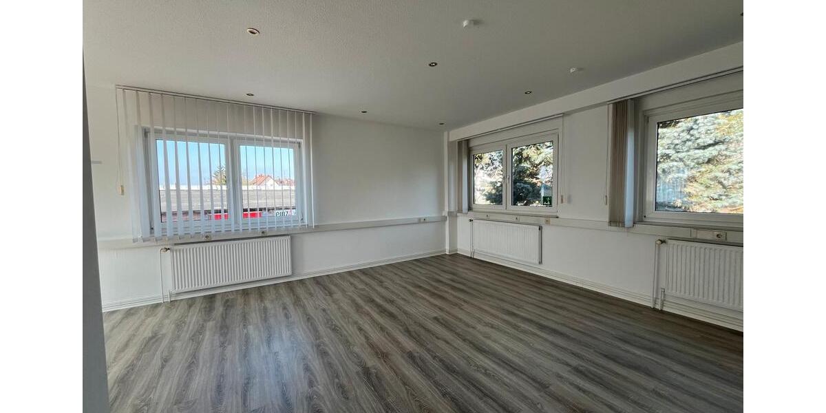 Gewerbeobjekt Gütersloh Kattenstroth - 700&euro; | Angebot:25831019