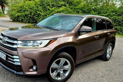 Toyota Highlander 133.000 km 28.500 &euro; Verl 33415