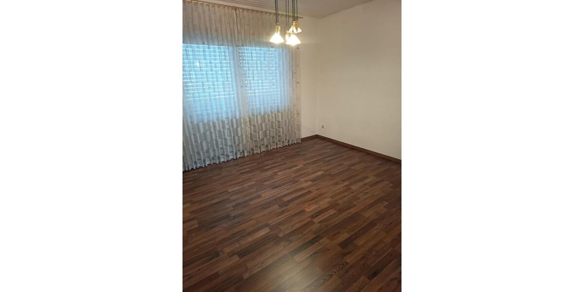 Reihenhaus Beckum - 7 Zimmer, 150 m&sup2;, 275.000&euro; | Angebot:27199305