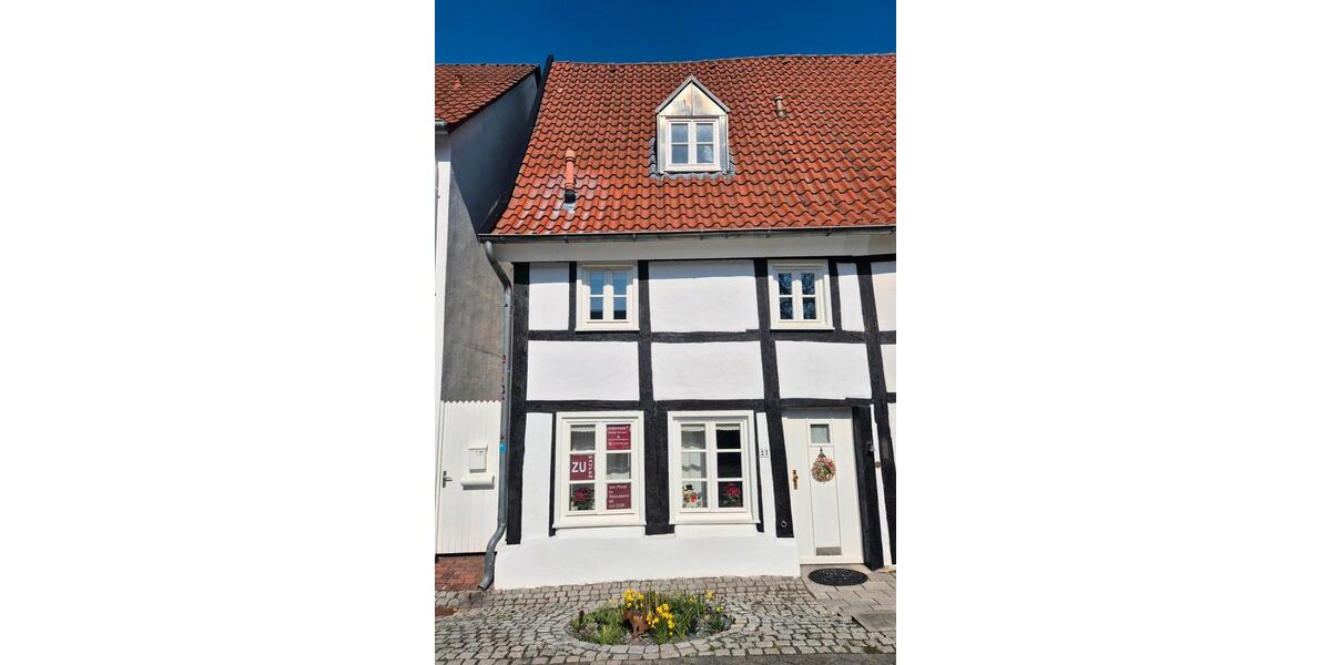 Reihenhaus Lippstadt - 3 Zimmer, 110 m&sup2;, 300.000&euro; | Angebot:24293961
